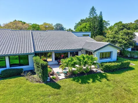 79 Hampshire Lane Boynton Beach FL 33436