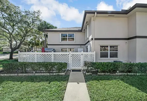 7 Amherst Court Royal Palm Beach FL 33411