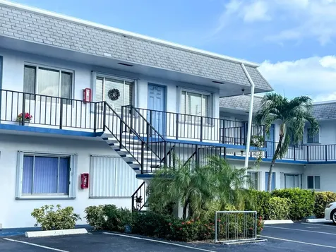 2400 Lake Osborne Drive Lake Worth Beach FL 33461
