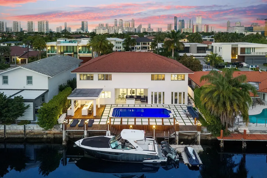 16430 Ne 30th Avenue North Miami Beach FL 33160