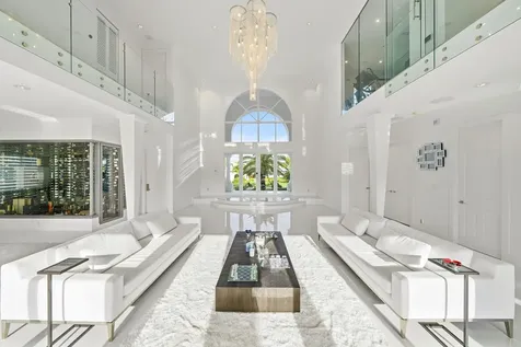 16430 Ne 30th Avenue North Miami Beach FL 33160