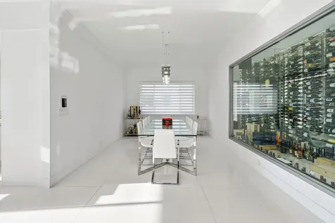 16430 Ne 30th Avenue North Miami Beach FL 33160