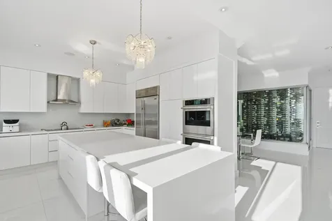 16430 Ne 30th Avenue North Miami Beach FL 33160