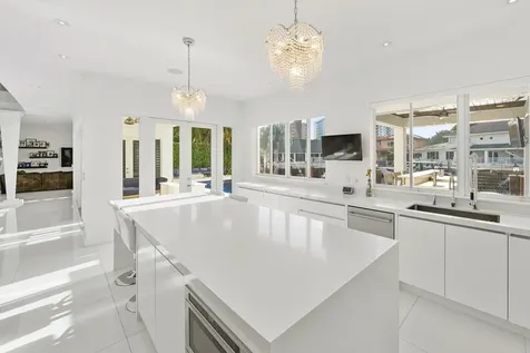 16430 Ne 30th Avenue North Miami Beach FL 33160