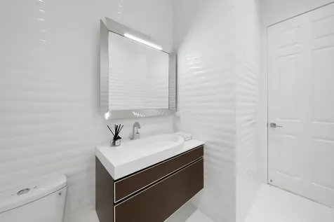 16430 Ne 30th Avenue North Miami Beach FL 33160