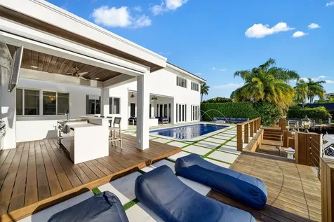 16430 Ne 30th Avenue North Miami Beach FL 33160