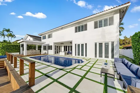 16430 Ne 30th Avenue North Miami Beach FL 33160