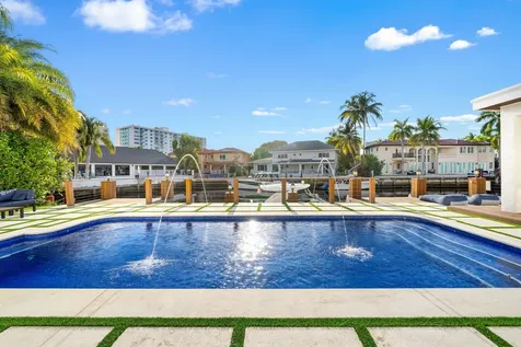 16430 Ne 30th Avenue North Miami Beach FL 33160