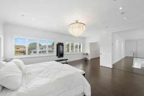 16430 Ne 30th Avenue North Miami Beach FL 33160