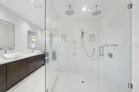 16430 Ne 30th Avenue North Miami Beach FL 33160