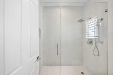 16430 Ne 30th Avenue North Miami Beach FL 33160