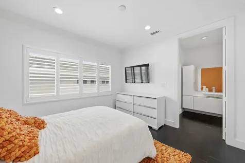 16430 Ne 30th Avenue North Miami Beach FL 33160