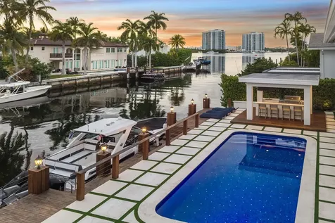 16430 Ne 30th Avenue North Miami Beach FL 33160