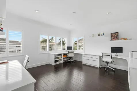 16430 Ne 30th Avenue North Miami Beach FL 33160