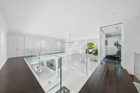16430 Ne 30th Avenue North Miami Beach FL 33160