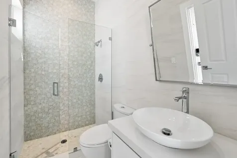 16430 Ne 30th Avenue North Miami Beach FL 33160