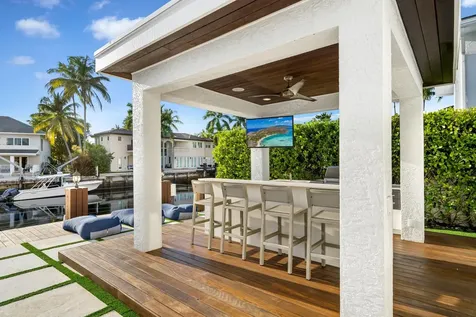 16430 Ne 30th Avenue North Miami Beach FL 33160