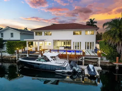 16430 Ne 30th Avenue North Miami Beach FL 33160