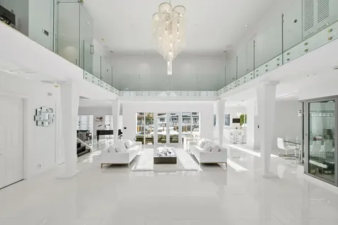 16430 Ne 30th Avenue North Miami Beach FL 33160