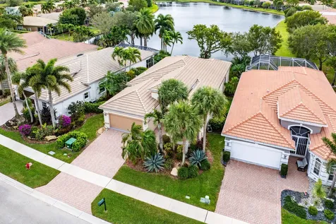 8672 Via Avellino Lake Worth FL 33467
