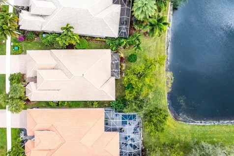 8672 Via Avellino Lake Worth FL 33467