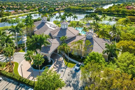 8672 Via Avellino Lake Worth FL 33467