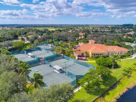 8672 Via Avellino Lake Worth FL 33467
