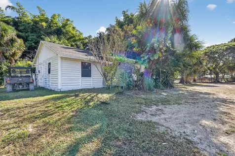 2340 B Road Loxahatchee Groves FL 33470