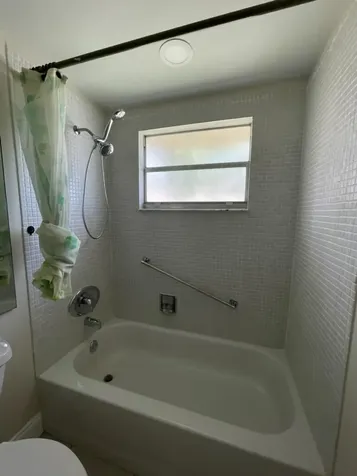 472 Saxony J Delray Beach FL 33446