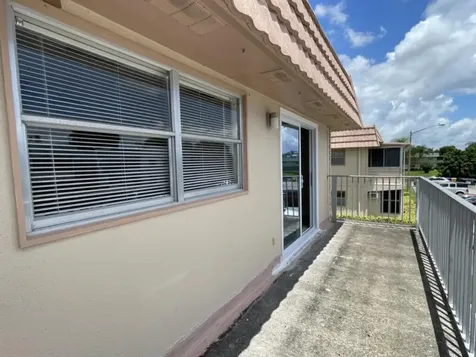 472 Saxony J Delray Beach FL 33446