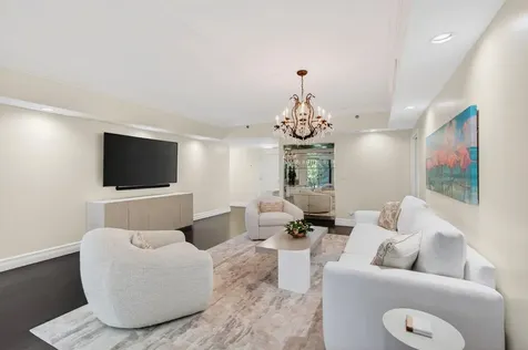 300 SE 5th Avenue Boca Raton FL 33432