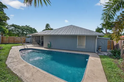 28 Hickory Hill Road Tequesta FL 33469