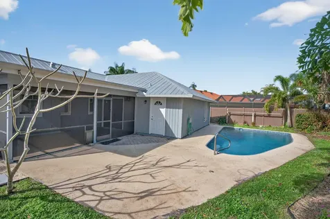 28 Hickory Hill Road Tequesta FL 33469