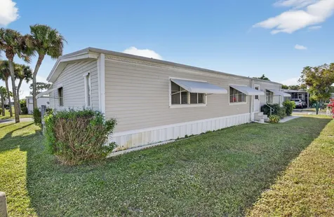 36001 Dron Bay Boynton Beach FL 33436