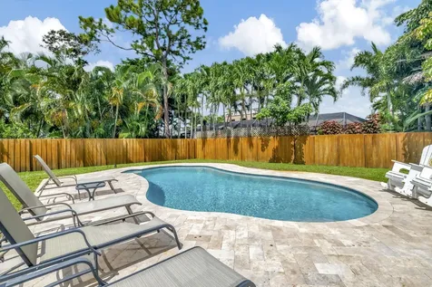 804 Foxpointe Circle Delray Beach FL 33445