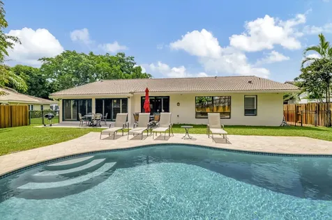804 Foxpointe Circle Delray Beach FL 33445