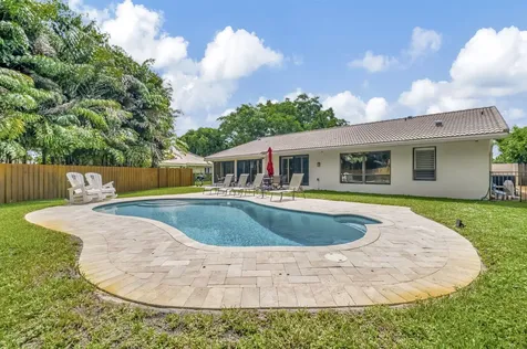 804 Foxpointe Circle Delray Beach FL 33445