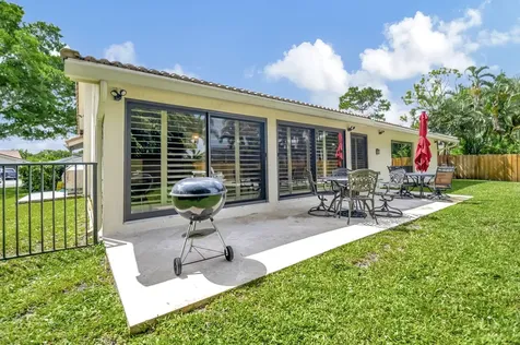 804 Foxpointe Circle Delray Beach FL 33445
