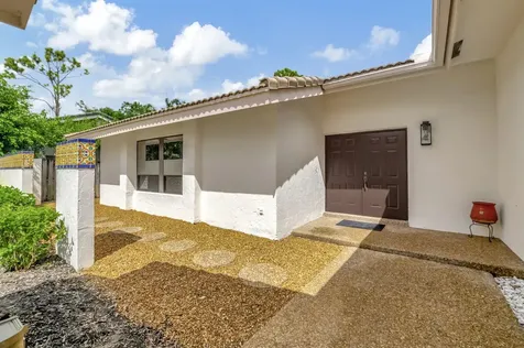 804 Foxpointe Circle Delray Beach FL 33445