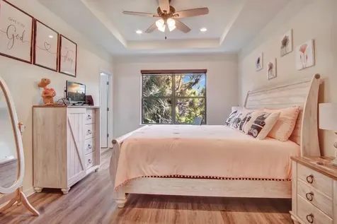 2374 Post St, Street Palm Springs FL 33406