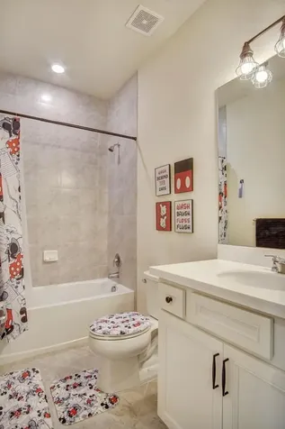 2374 Post St, Street Palm Springs FL 33406