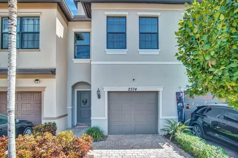 2374 Post St, Street Palm Springs FL 33406