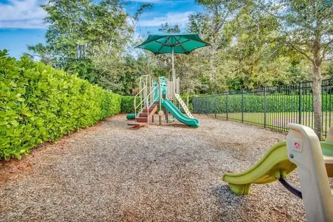 2374 Post St, Street Palm Springs FL 33406