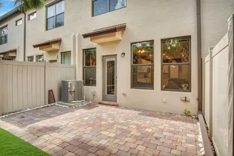 2374 Post St, Street Palm Springs FL 33406