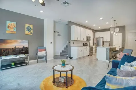 2374 Post St, Street Palm Springs FL 33406