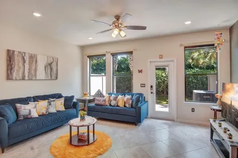 2374 Post St, Street Palm Springs FL 33406