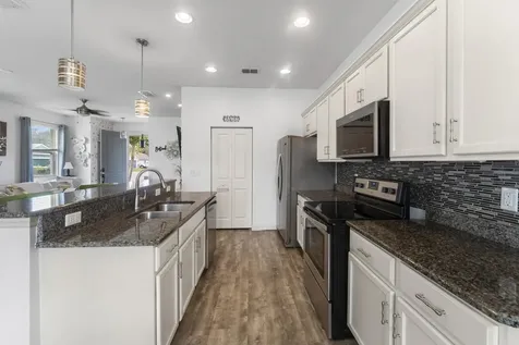 110 65th Avenue Bradenton FL 34203