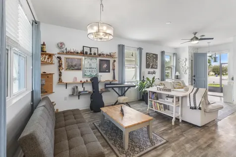 110 65th Avenue Bradenton FL 34203