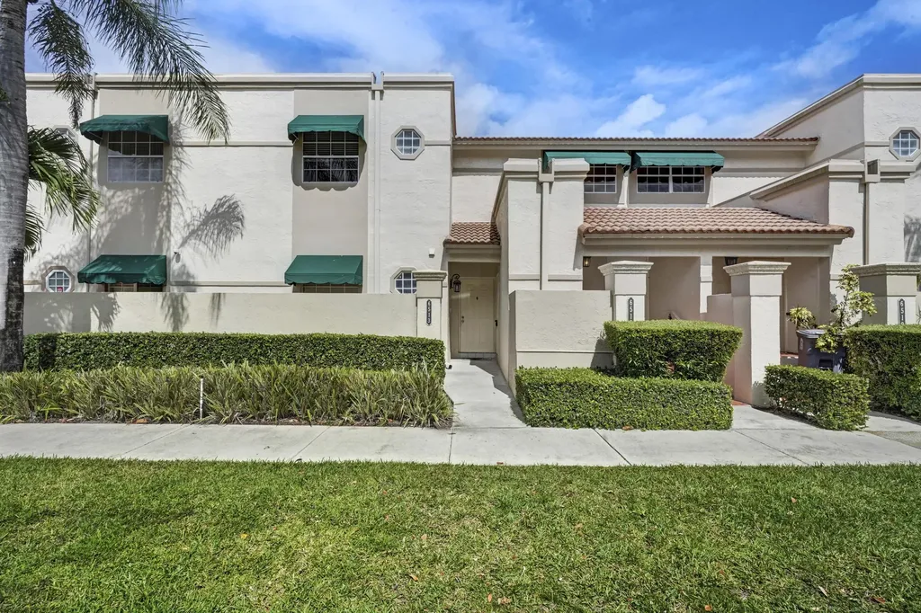 6513 Via Regina Boca Raton FL 33433