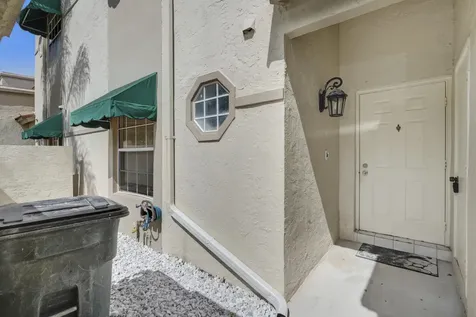 6513 Via Regina Boca Raton FL 33433